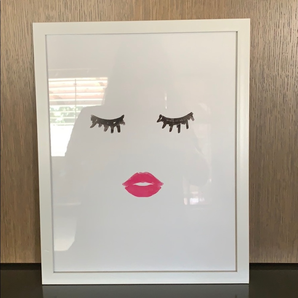 Cute eyelashes and lips wall decor